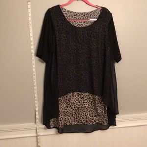 Leopard and black hi-lo top XL